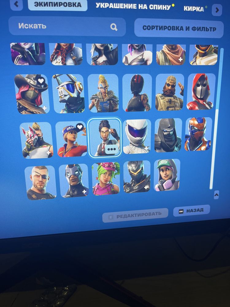 Аккаунт в fortnite. Множество редких скинов