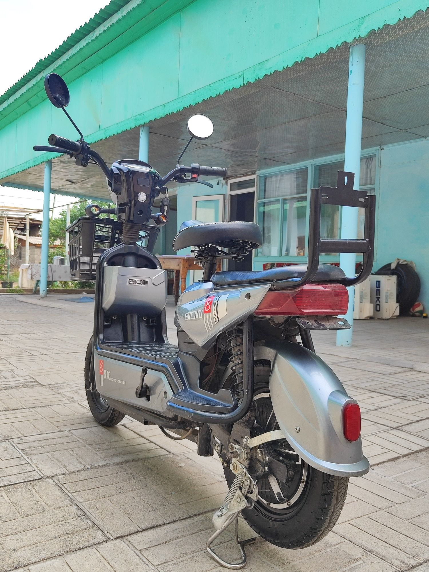 Продам скутер sk-8