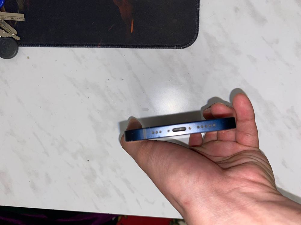 Продам (обмен) iphone 12