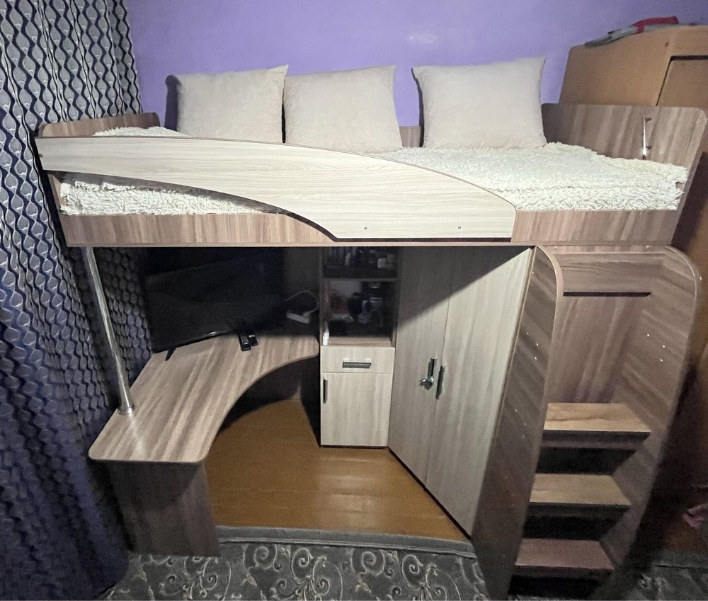 Спальный гарнитур, кровать