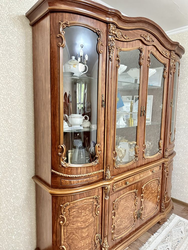 Шкаф для гостиной