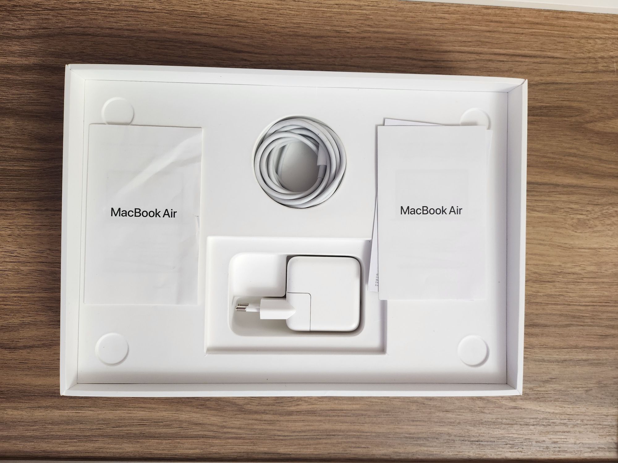 Продам Apple MacBook Air 2024
