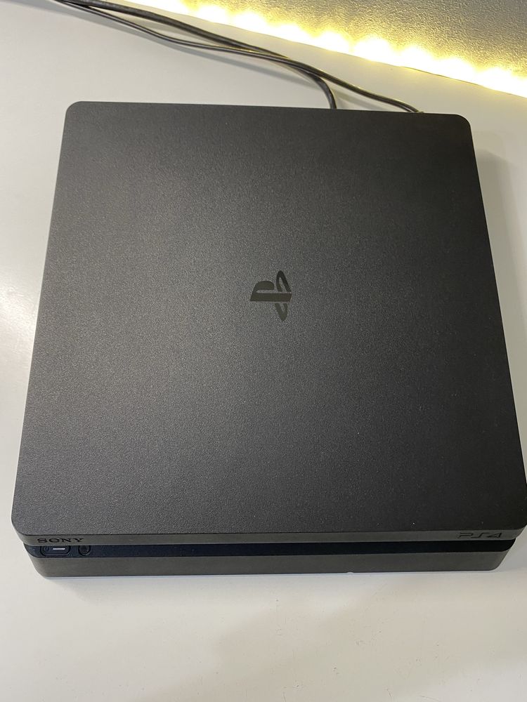 Playstation 4 slim 1 Tb