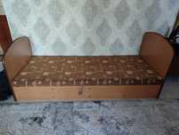 диван коричневый, деревянный 200×33