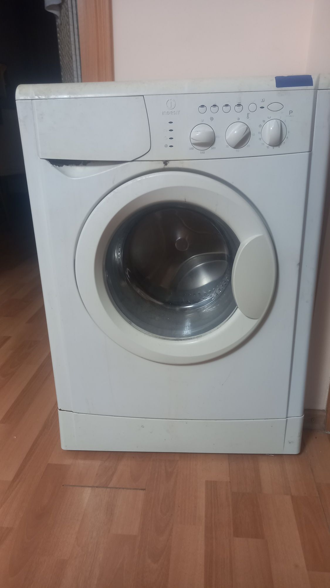 Продаю стиральную машину INDESIT б/у