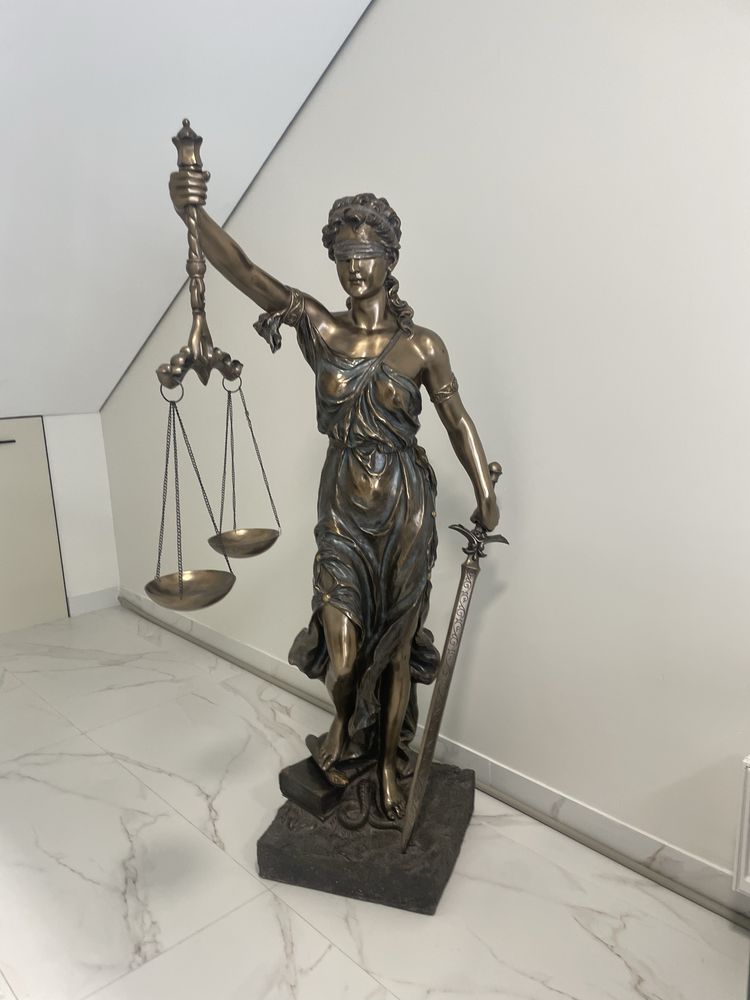 Адвокат международник бесплатно.