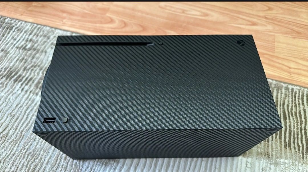 Xbox Series X 1TB 2 геймпада