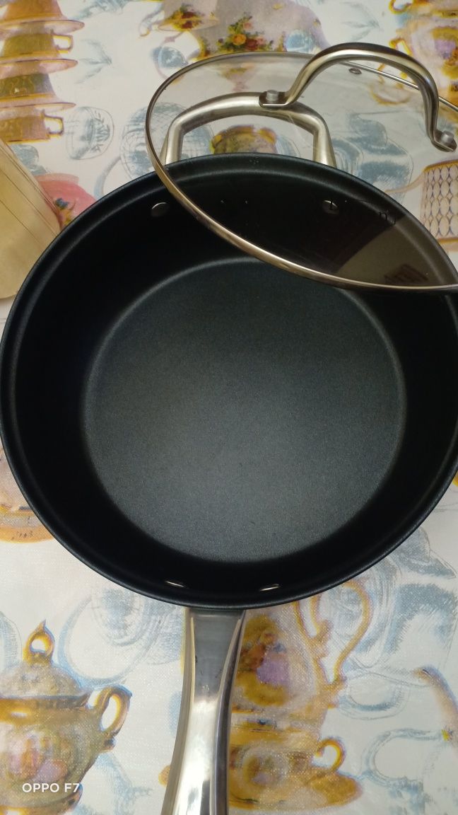 Весы напольные новые,