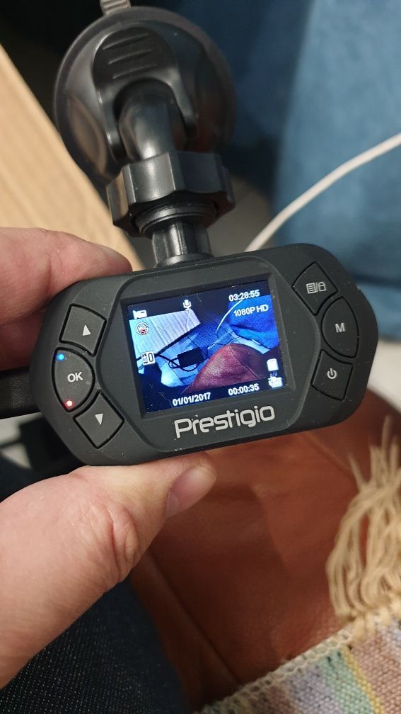 Видеорегистратор, Prestigio Roadrunner 140