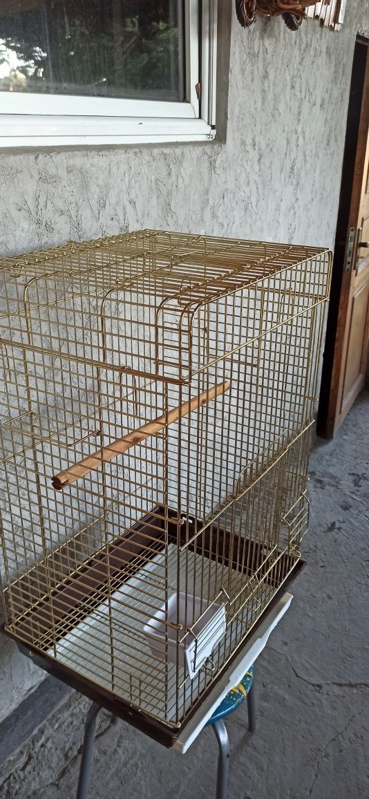 Клетка большая для крупных попугаев