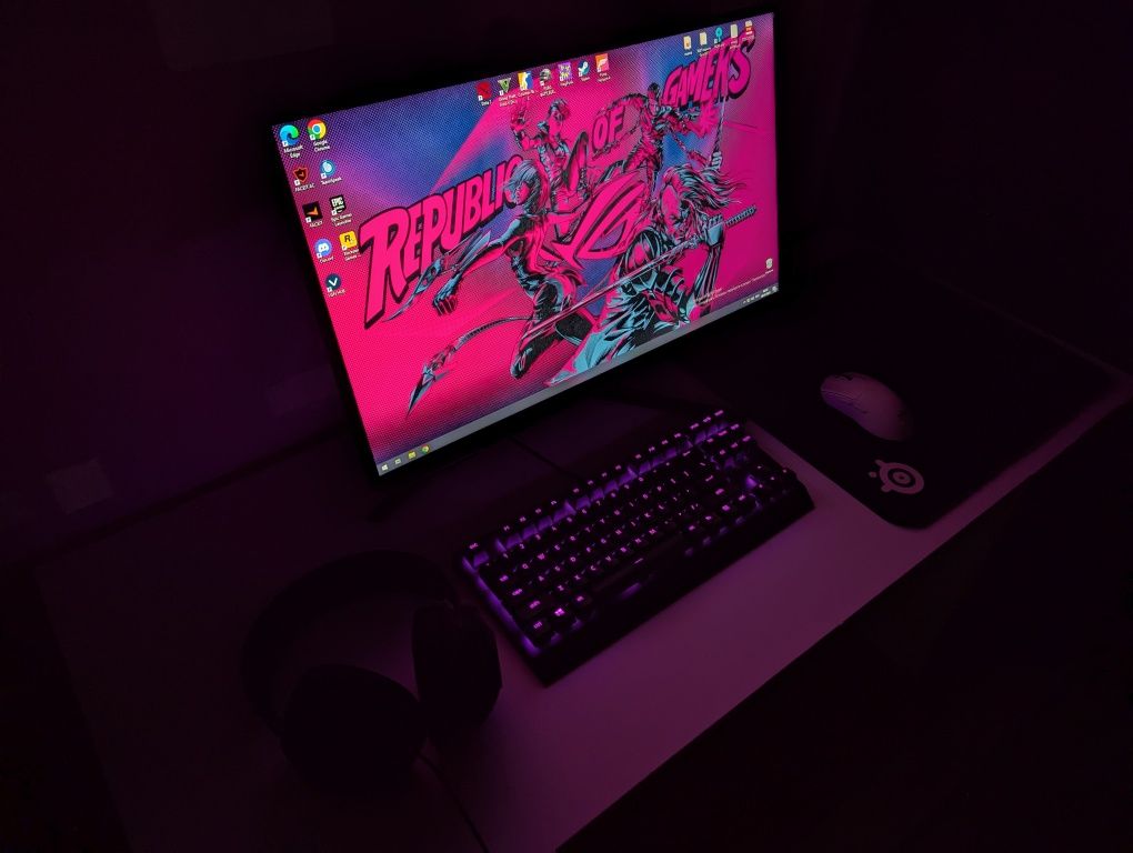 Игровой компьютер с 144 герцовым игровым монитором