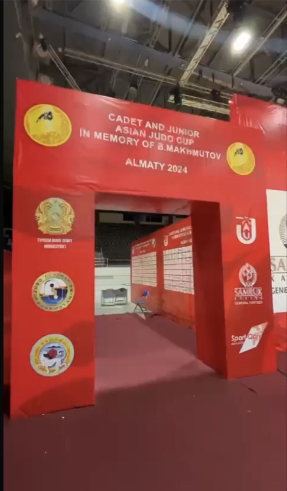 Аренда стойки для баннеров