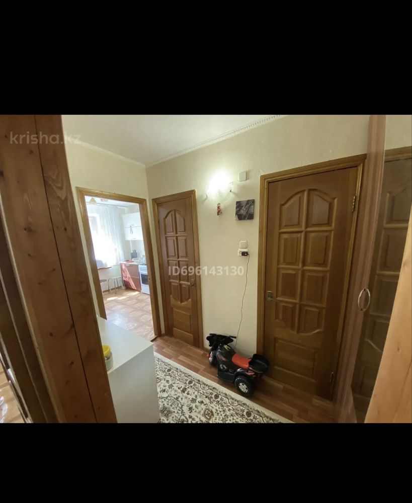 Продам квартиру в 4 микрорайон 2 дом 1 этаж