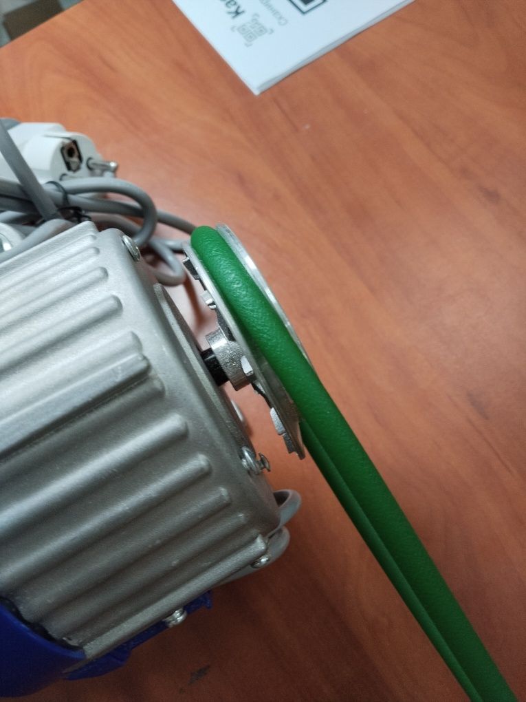 Запчасти для швейных машин и оверлоков.