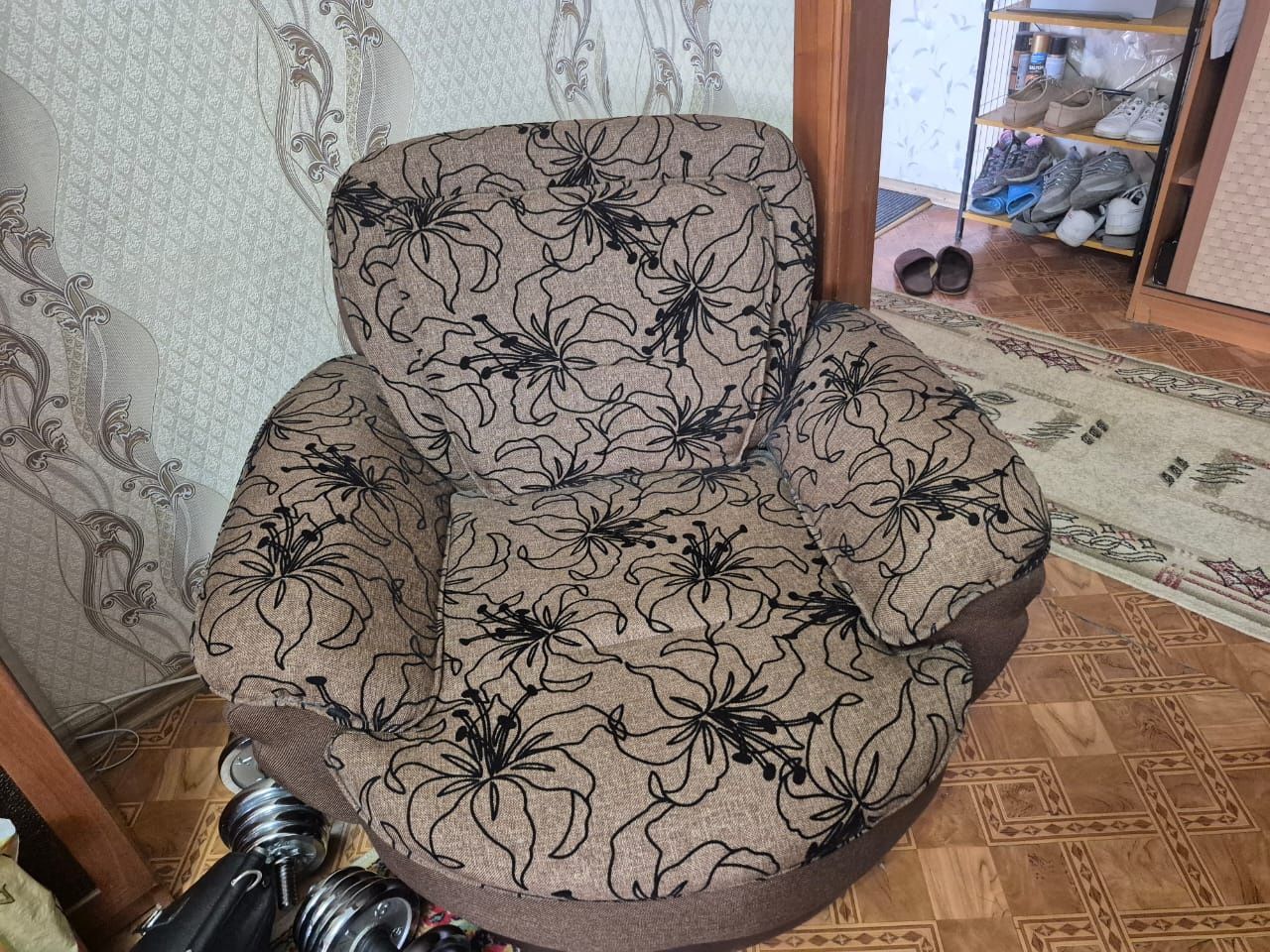 Отдам даром диван