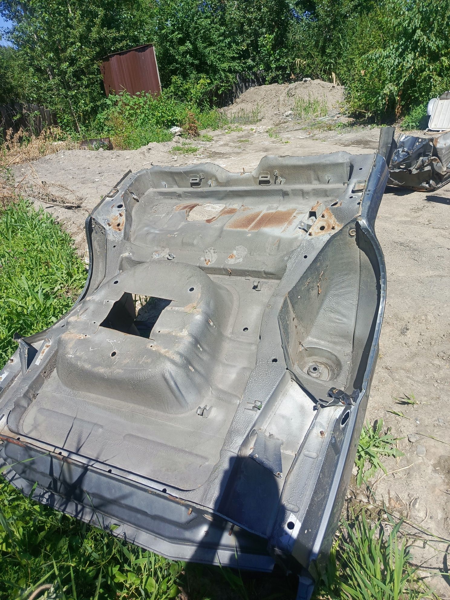 Продам заднюю часть 2115