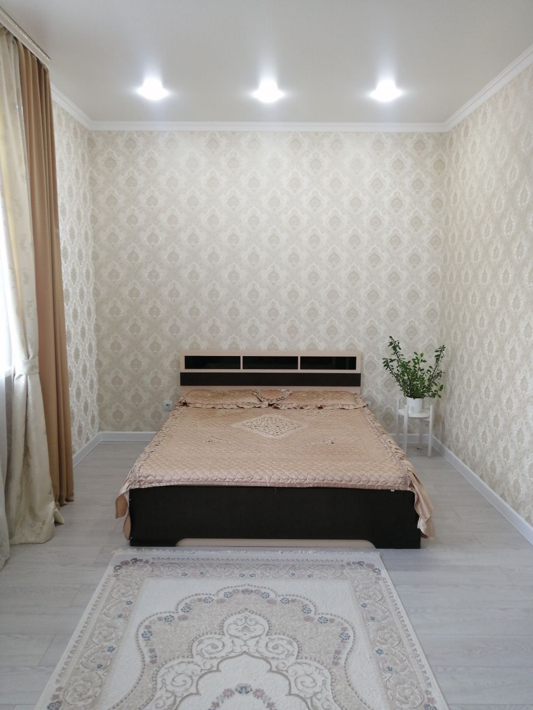 Продам спальный гарнитур
