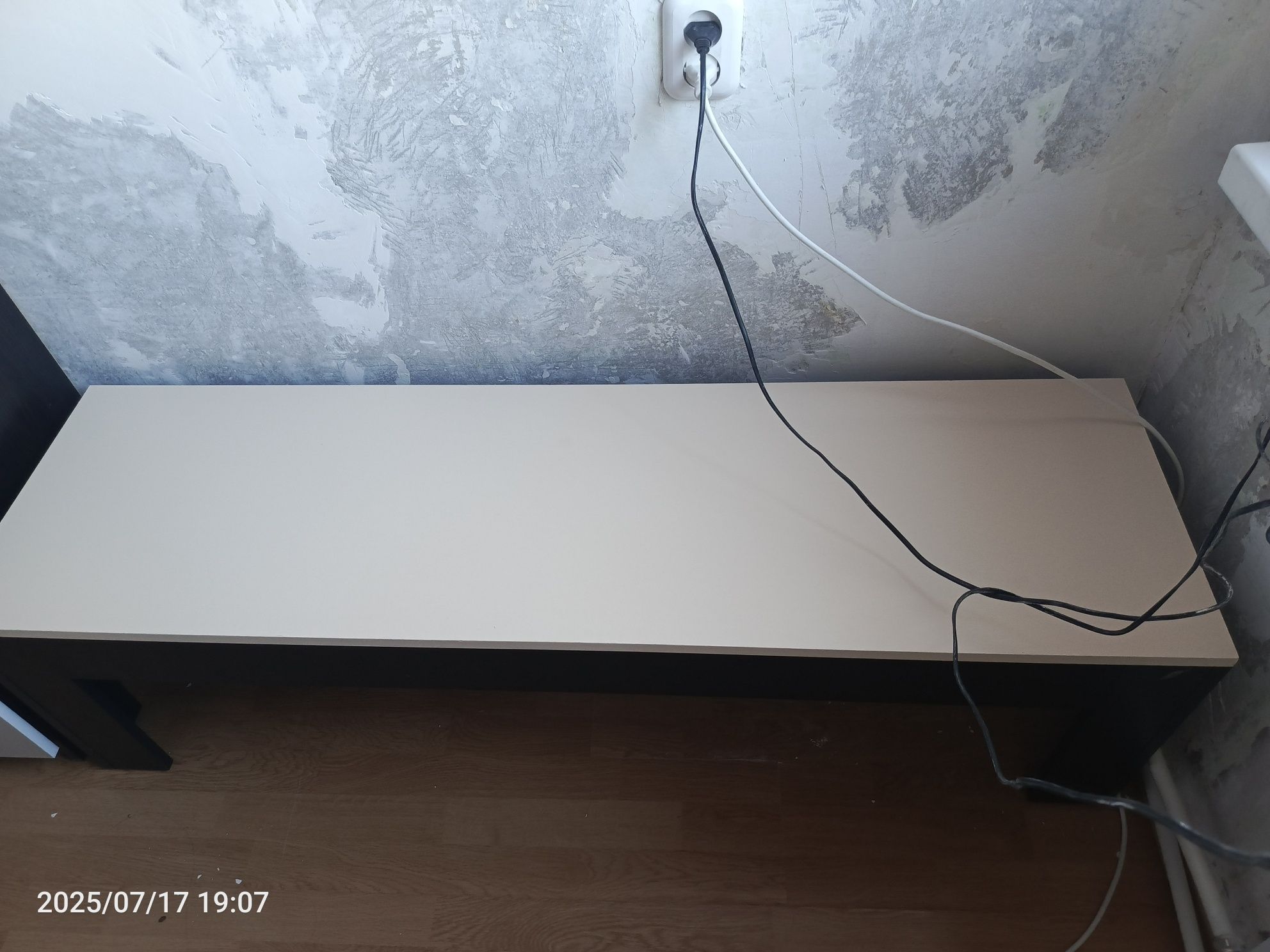 Продам тумбу в прихожую