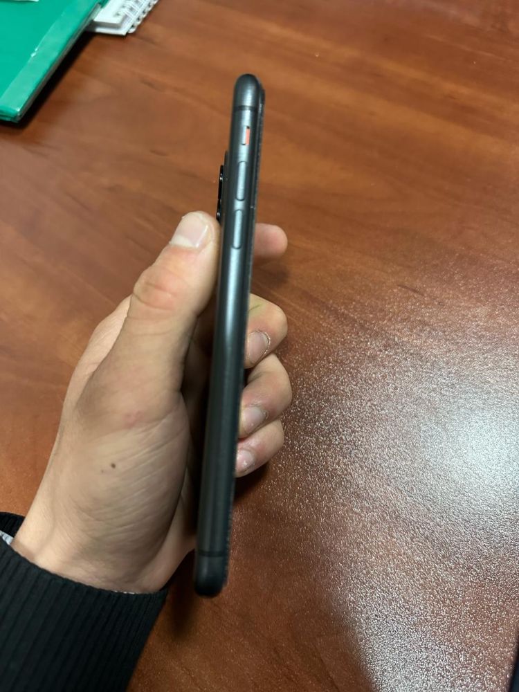 I phone 11 64 gb обмен интересует цена нал 90 к