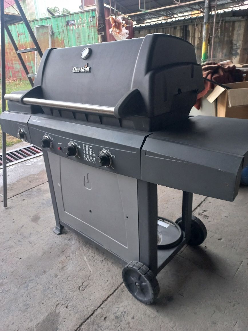 Газовый гриль Char-Broil