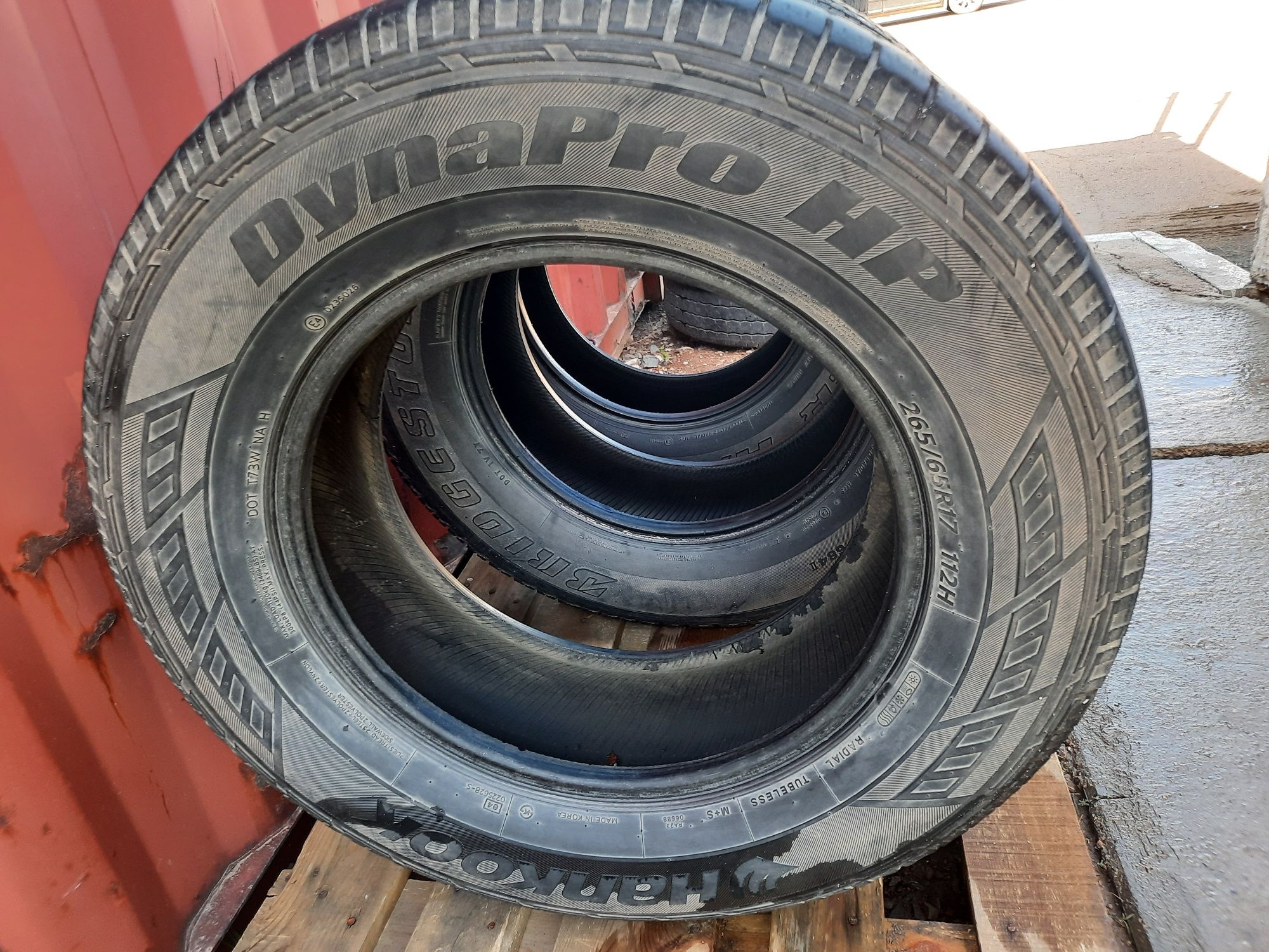 Продам летние шины 2 шт. Бриджстоунн-2шт, Ханкок-1 шт, 165/65 R17