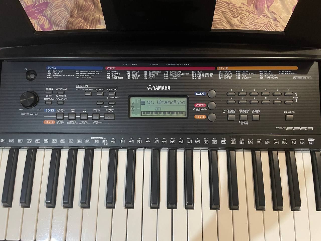 Синтезатор Yamaha psr e263
