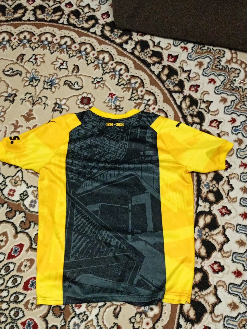 Продаю форму BVB в хорошем состояние