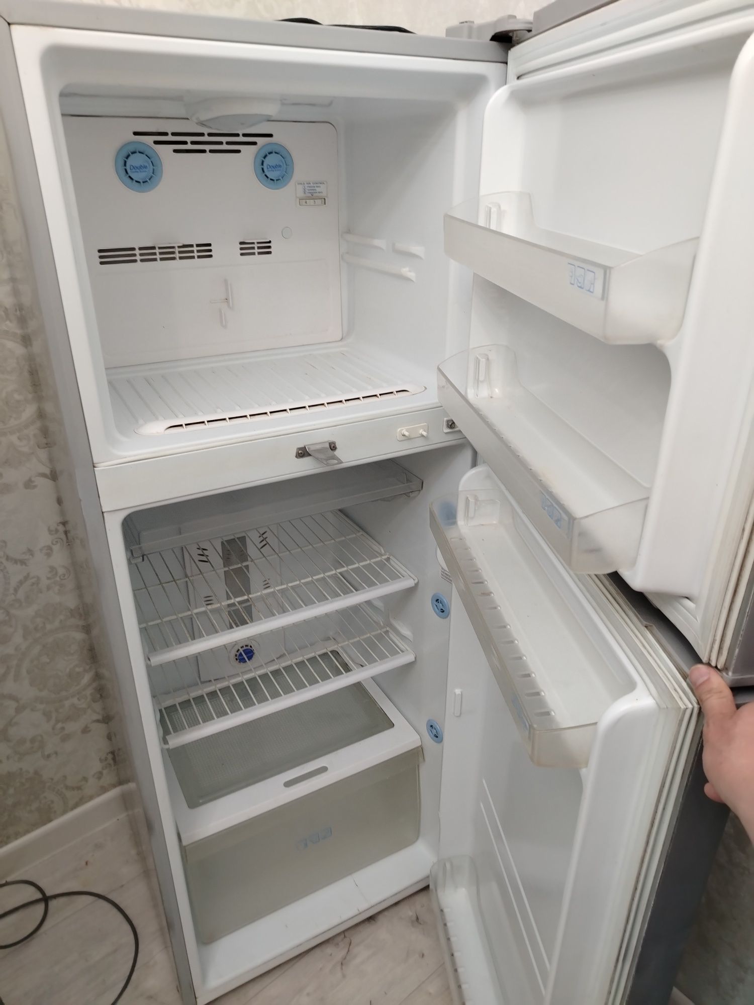 Lg холодильник продам no frost