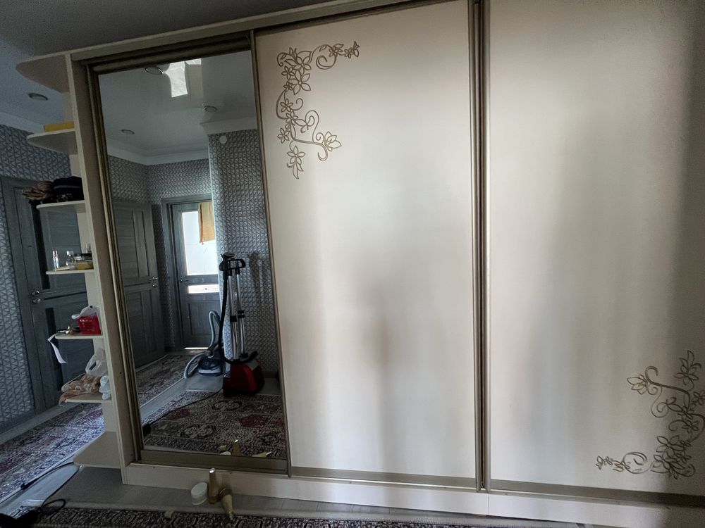 Продается Шкаф купе для прихожки