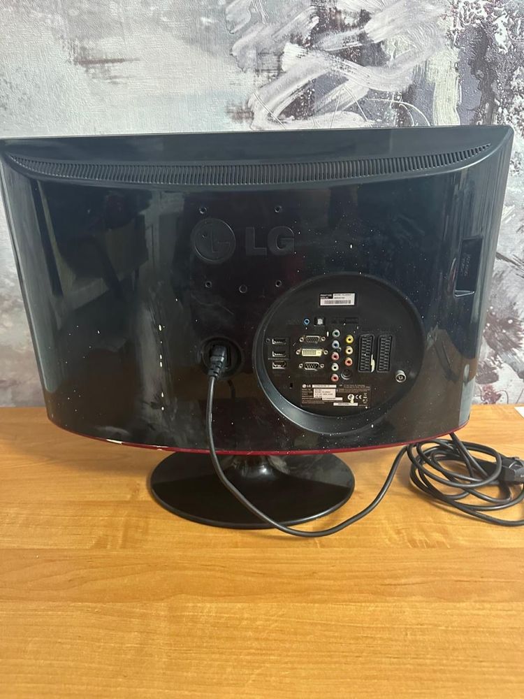 Монитор/телевизор LG Flatron M 237WDс-тюнером
