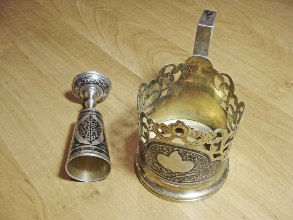 Подстаканник и коньячная рюмка (серебро 875 пробы).