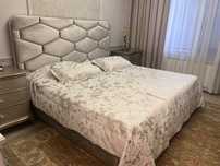 Продам кровать, прикроватный пуф и тумбочку