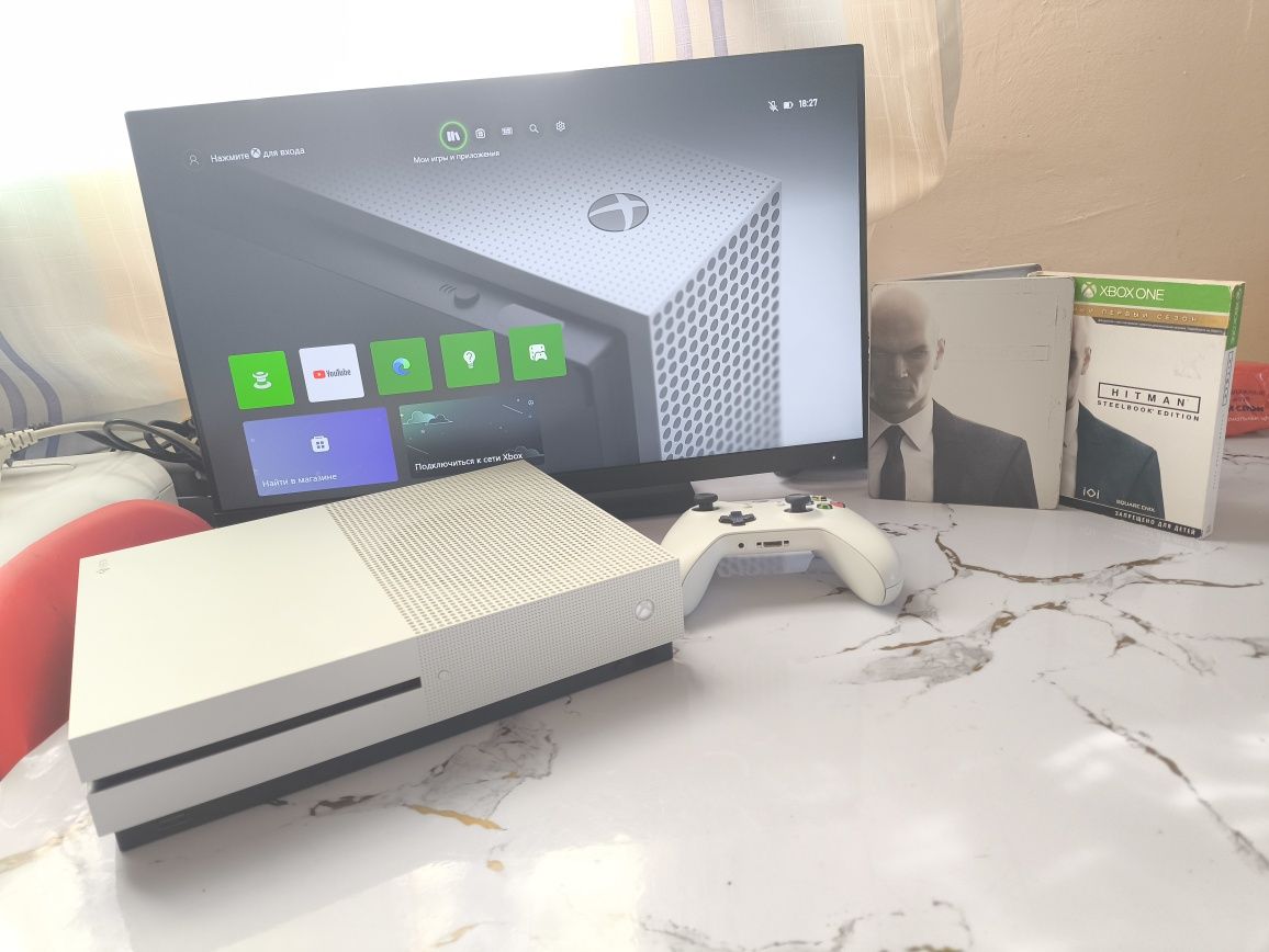 XBOX One S 512Gb/ в идеальном состоянии/рассрочка/Ред/игры дёшево .