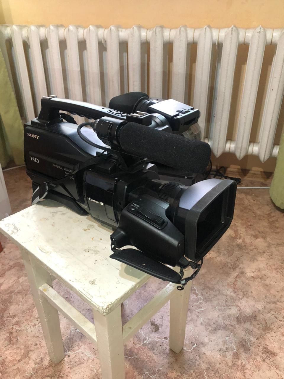 Sony hxr mc 1500 плюс микрофон и штатив