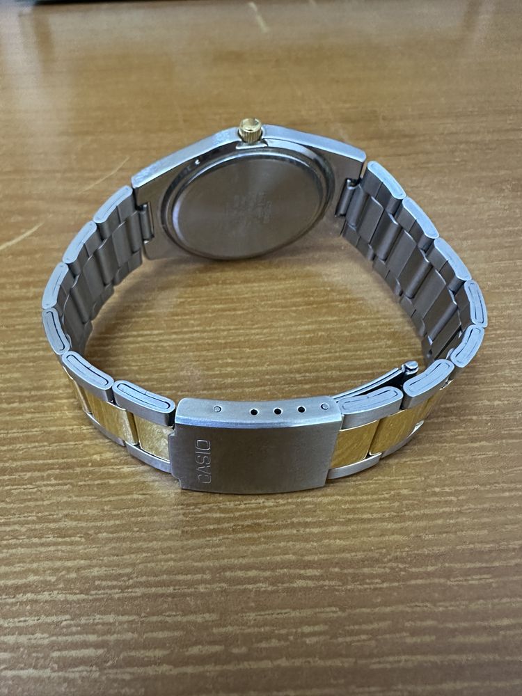 Часы Casio кварц. (оригинал)