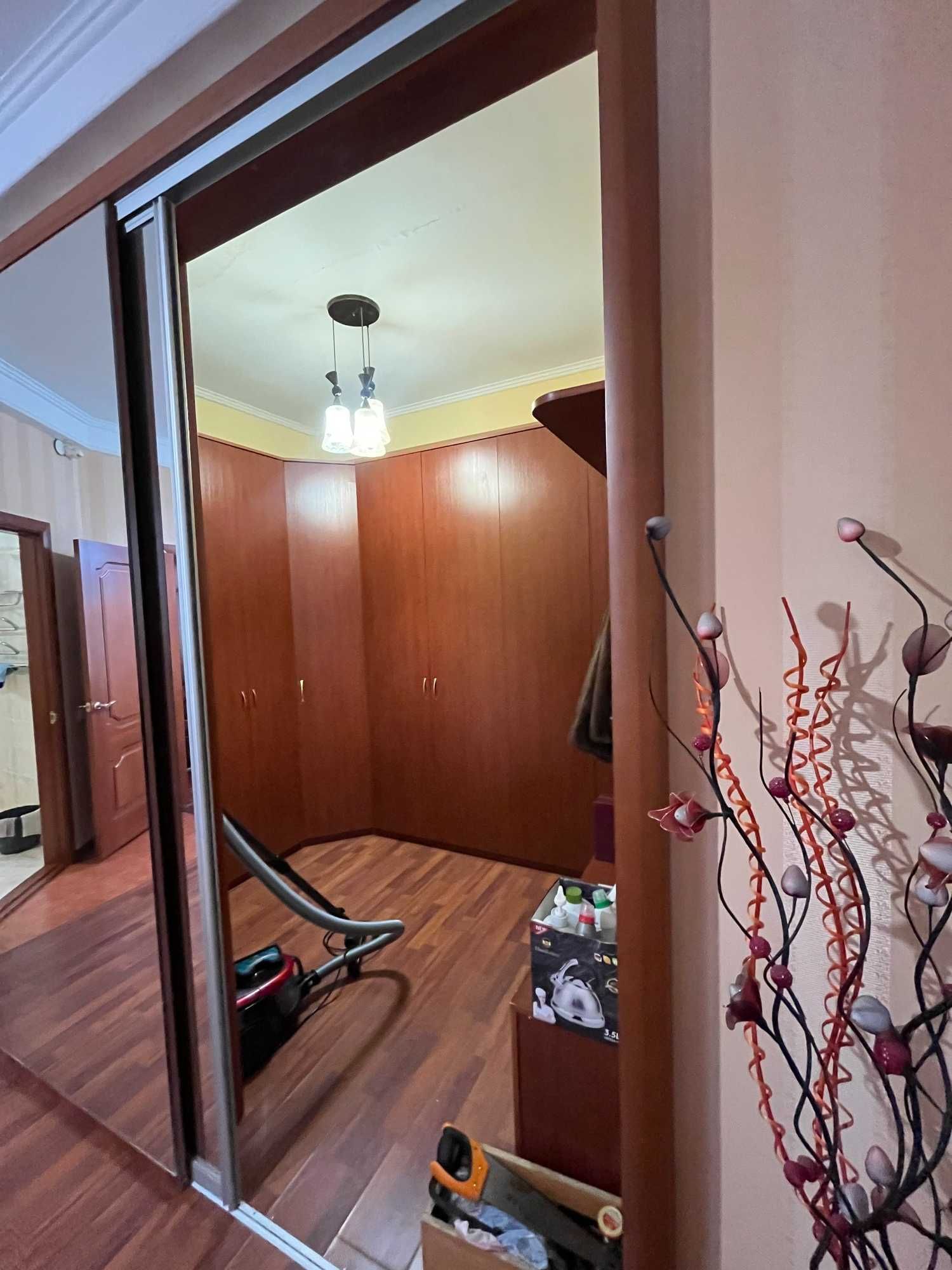 Продажа 3-комнатной квартиры толстого