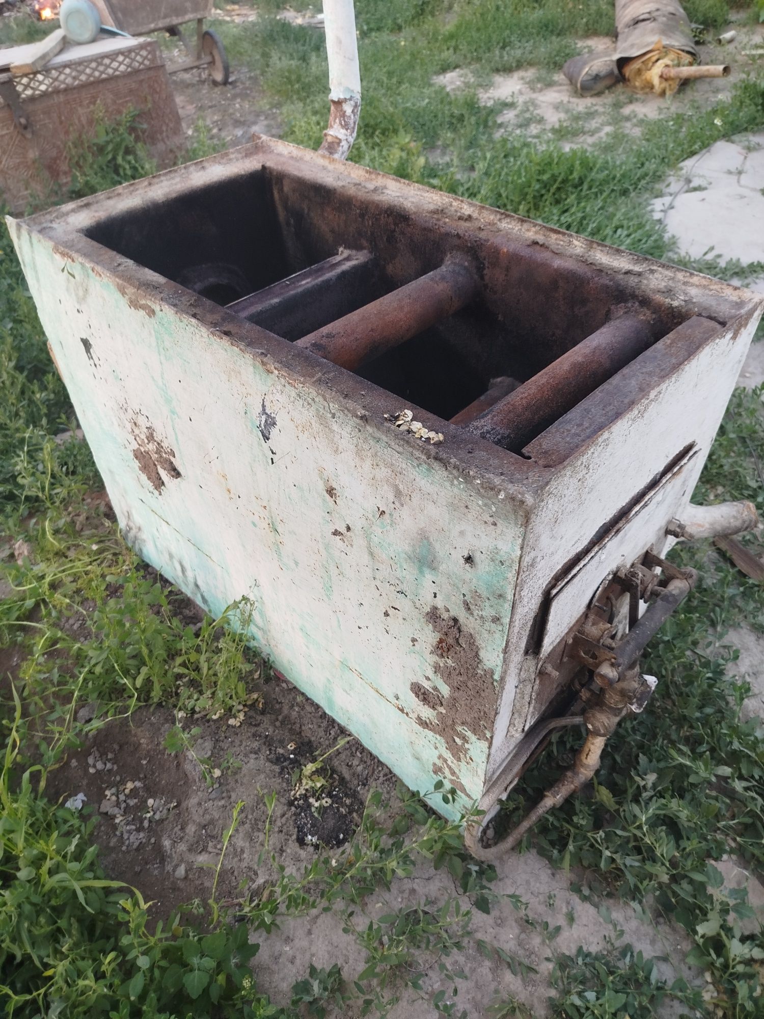 Продам печку стояла на кухне, крышка имеется