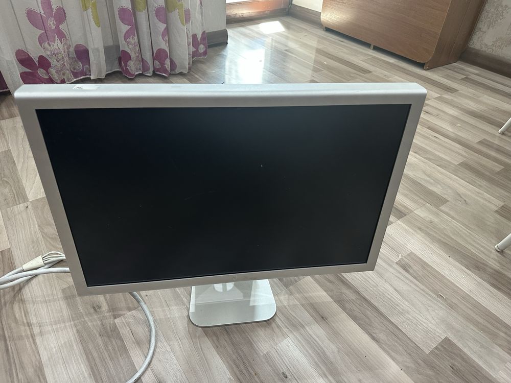 Монитор Apple cinema