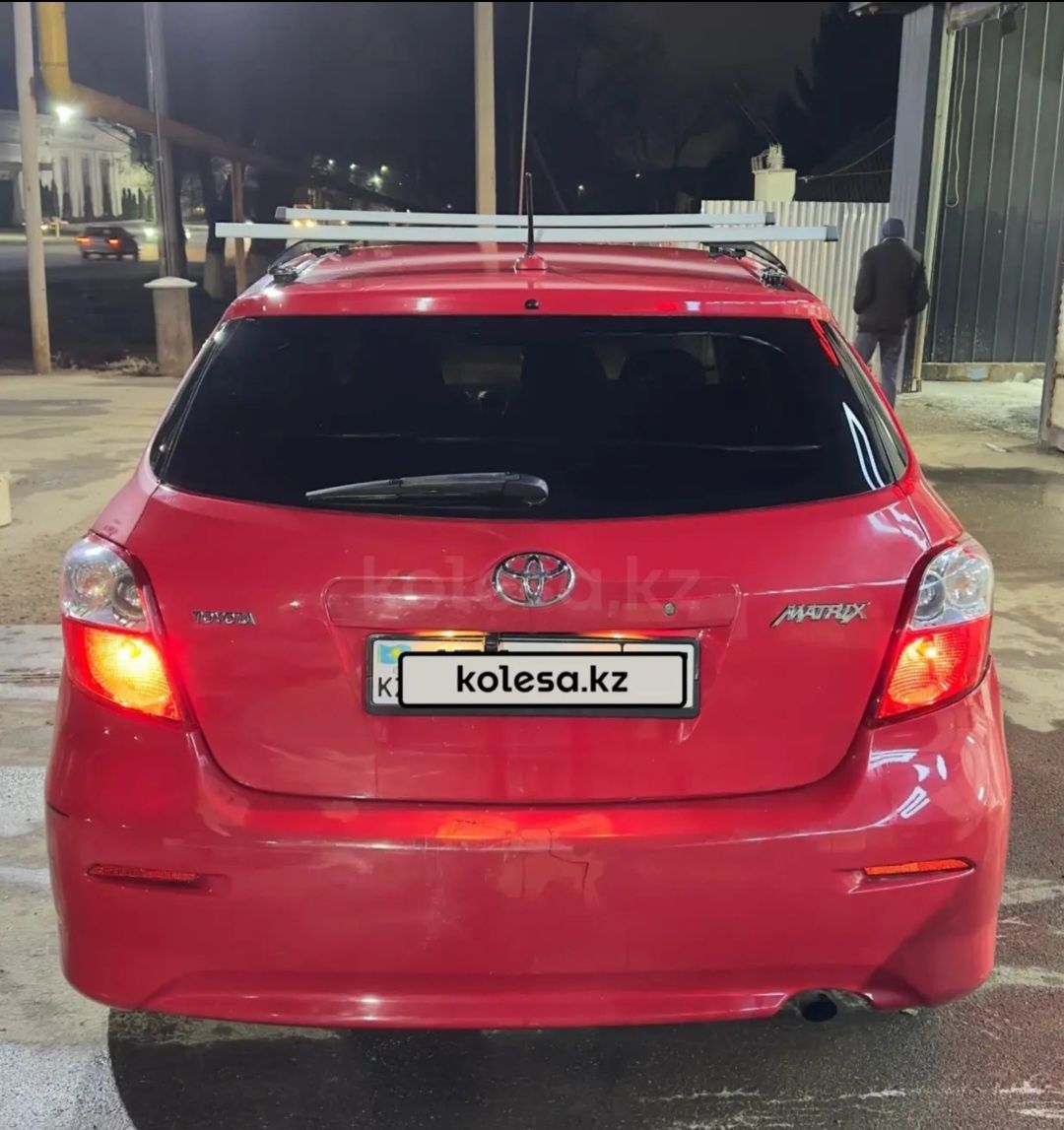 Продам либо предлагайте достойный обмен Toyota matrix 2010 г обьем 1.8