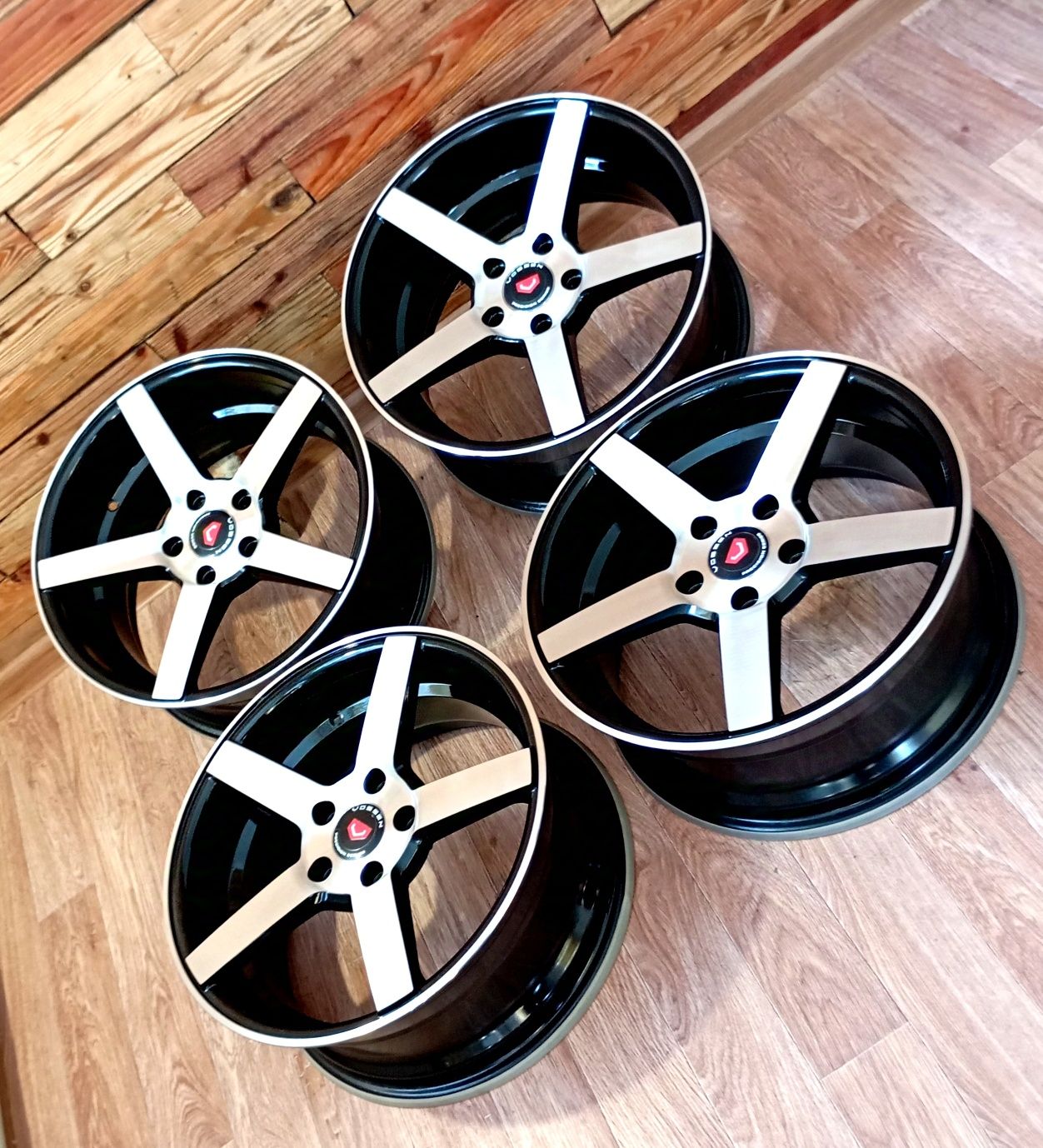 Диски Vossen 17 разноразмерные пер J7,5 зад J8 ет 35 крепёж 5/114,3