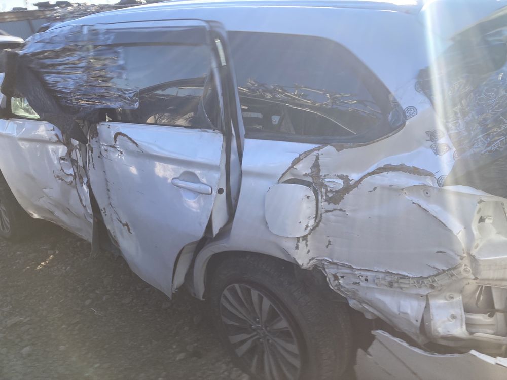 Запчасти двери мотор коробка Mitsubishi Outlander аутлендер