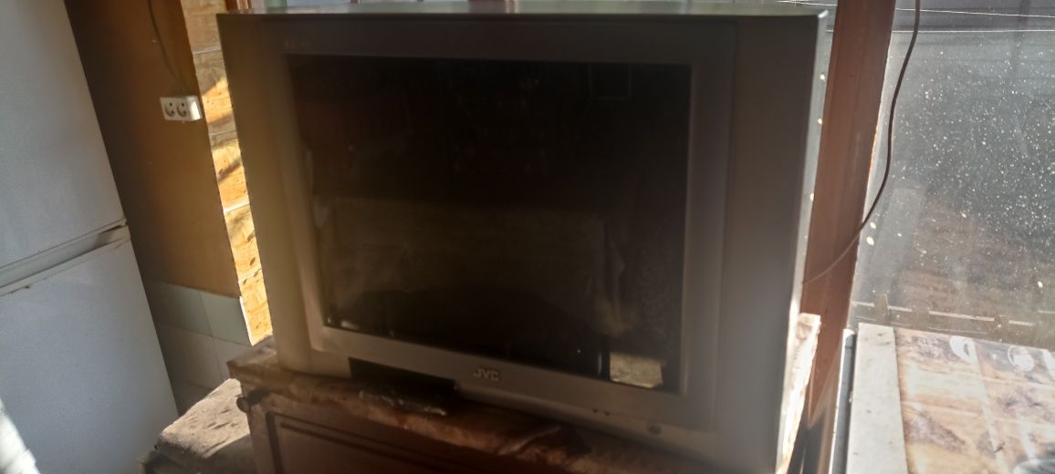 Телевизор JVC 76 диогональ