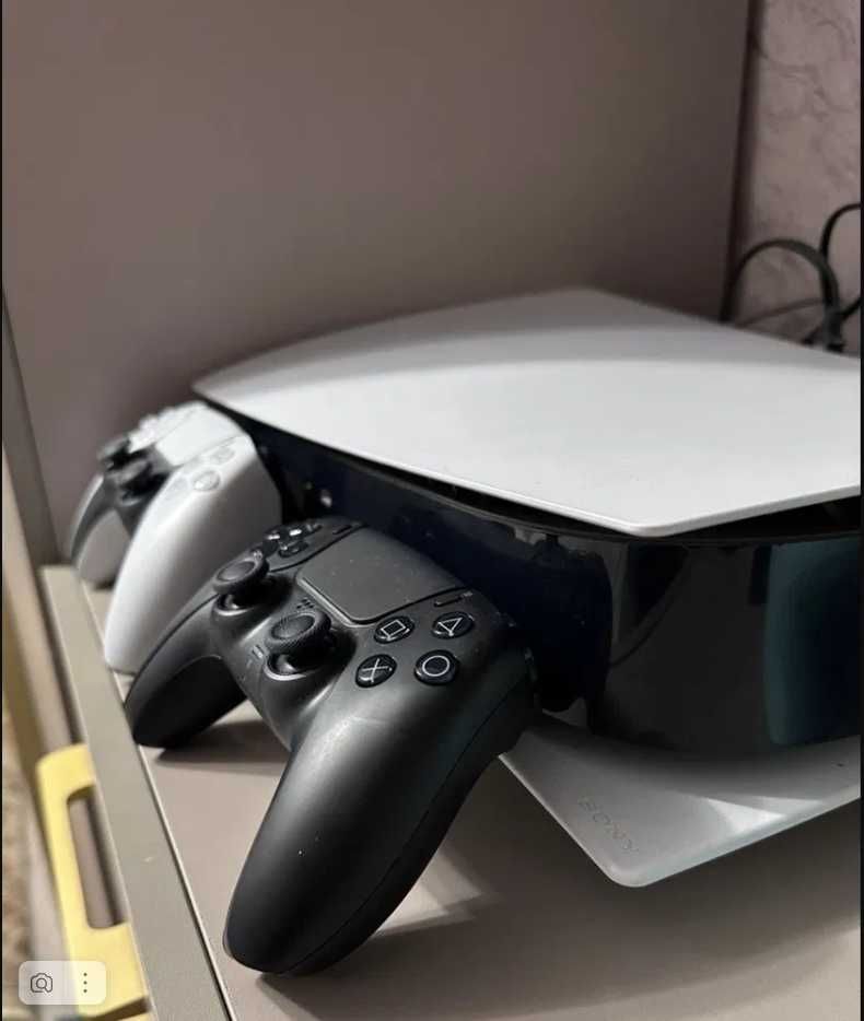 срочно Playstation 5 с играми