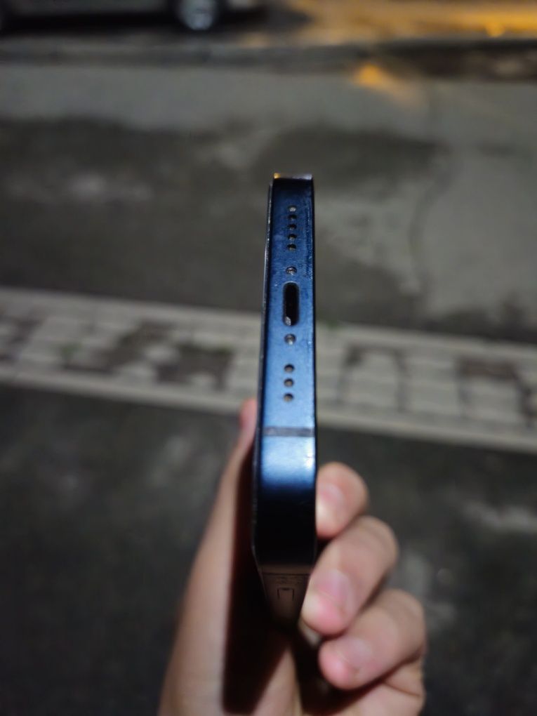 Iphone 13 почти новый