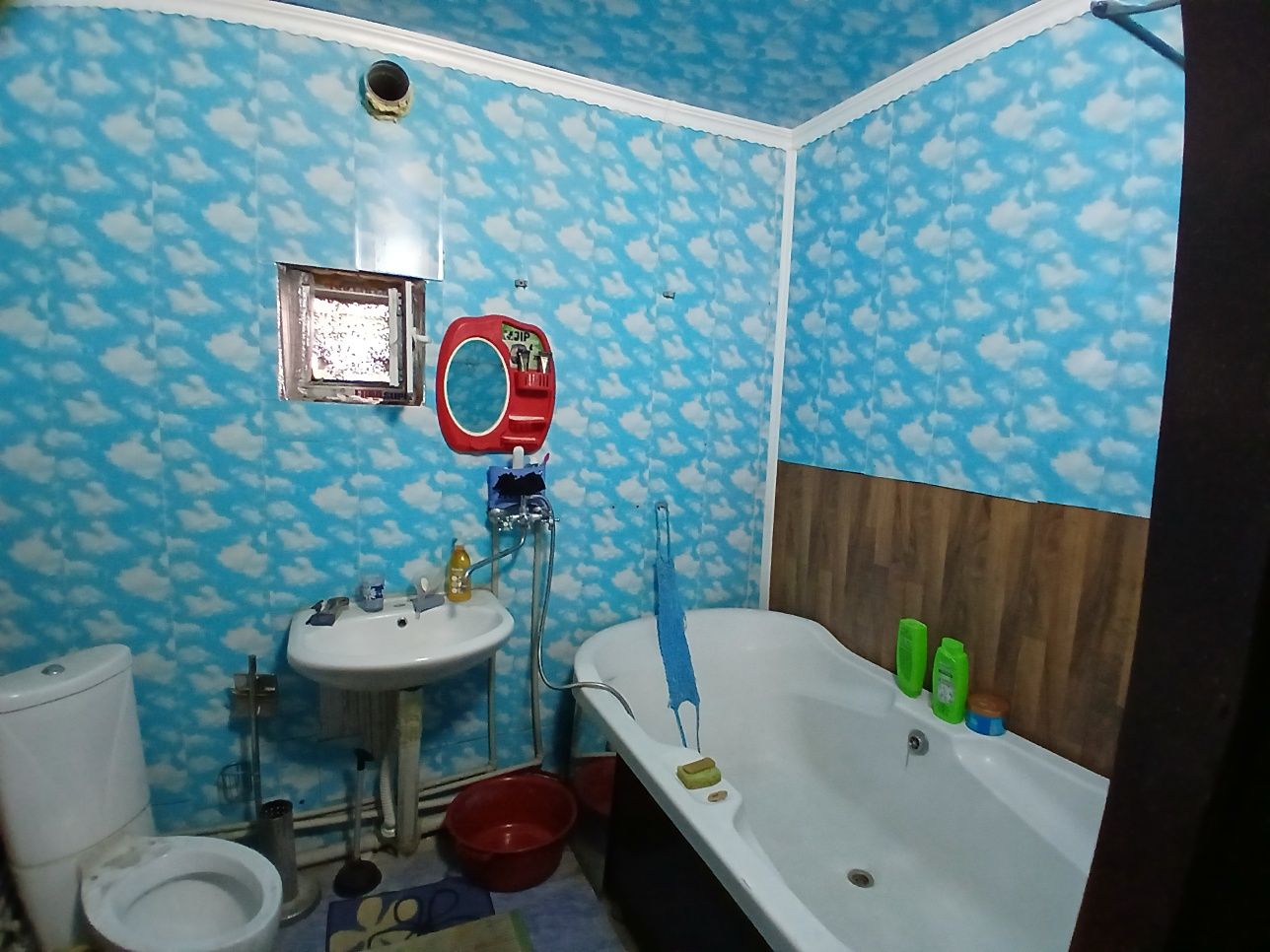 Продаеться 4 ком .дом