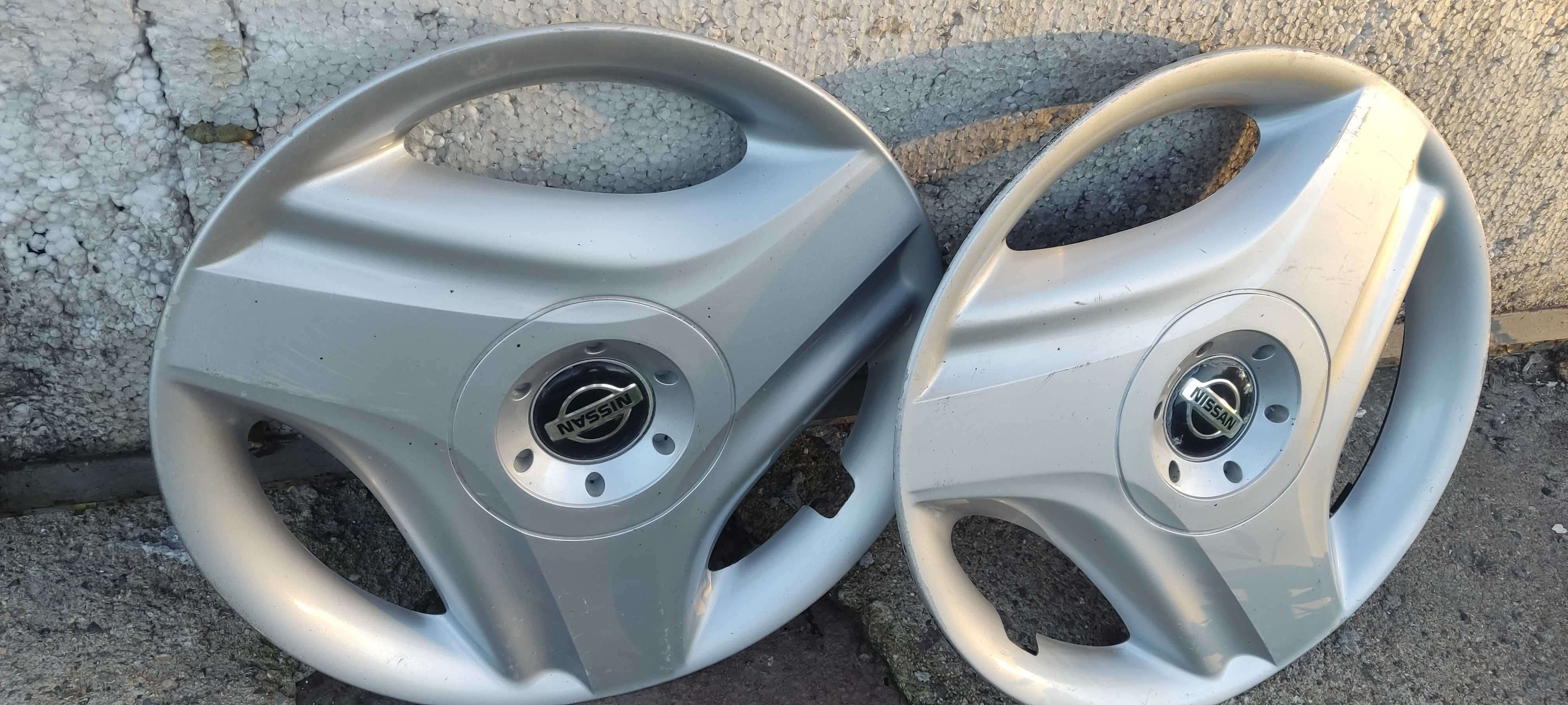 Два колпака на Nissan Almera Tino
