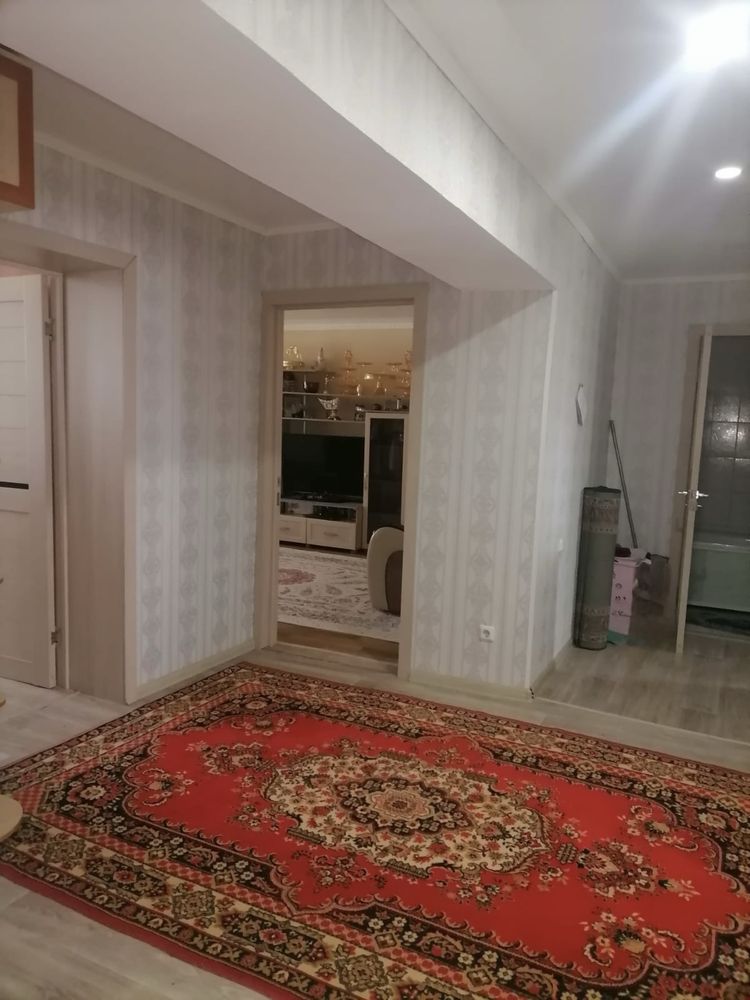 Квартира в отличном районе 85 кв2