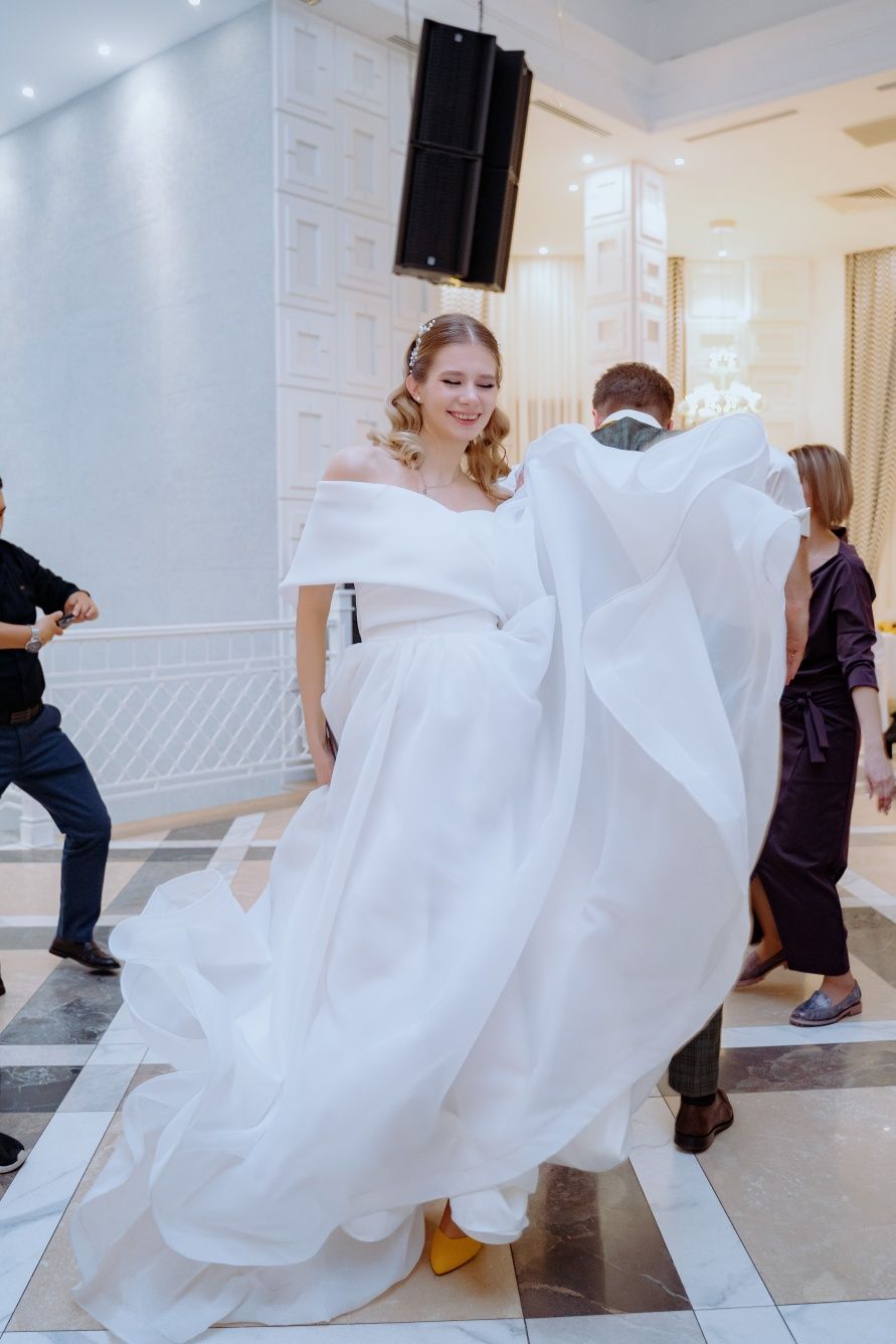 Свадебное платье