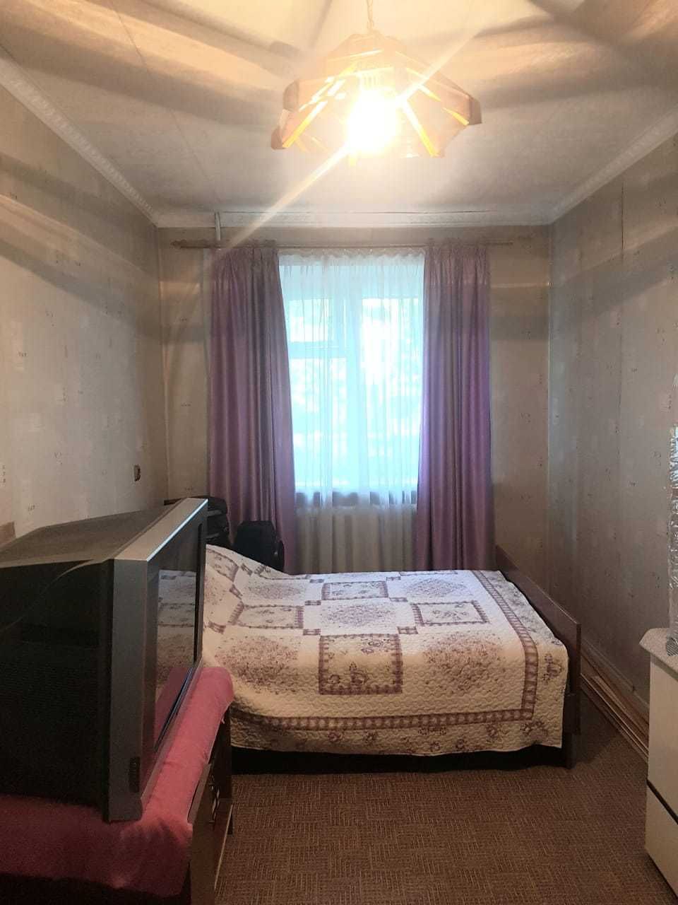 Продаётся 2-х комнатная квартира по адресу:  
Крылова, 41