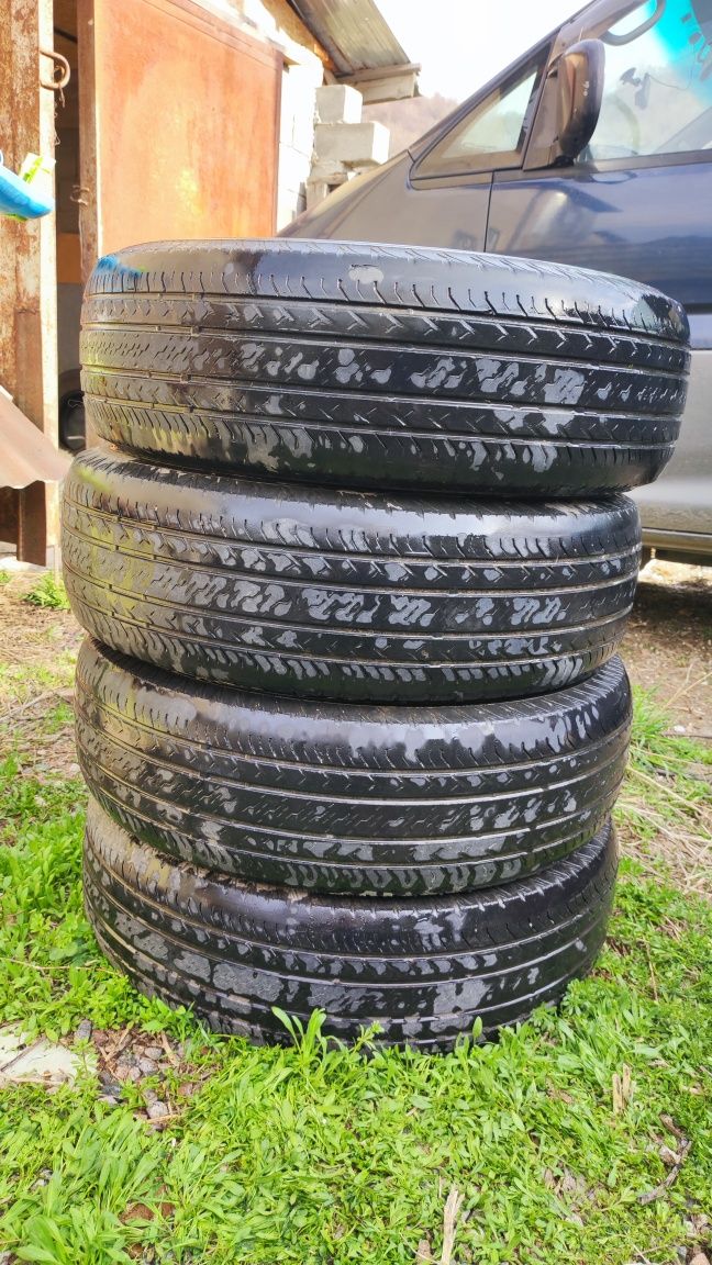 Шины Bridgestone 235. 75. R15 бу 4 баллона